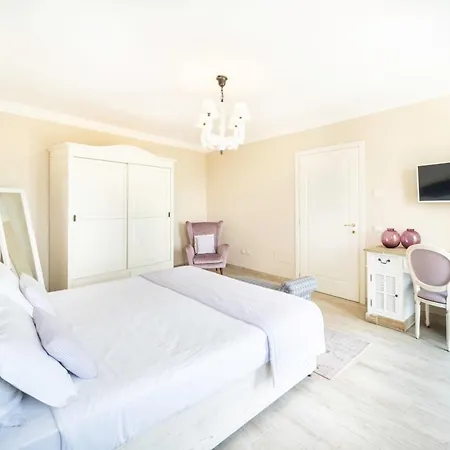 Borgo Vecchio Di Charme Hotel 3*