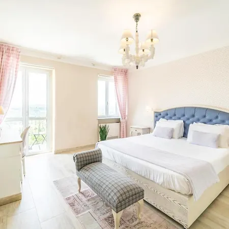 מלון Borgo Vecchio Di Charme נייבה