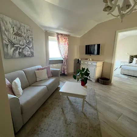 Hotel Borgo Vecchio Di Charme 3*