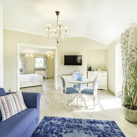 Borgo Vecchio Di Charme 3* نيف